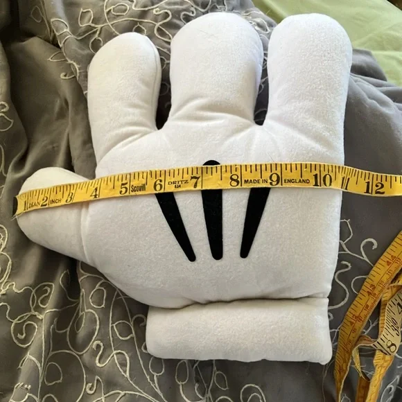 Disneyland Resorts Iconic Mickey Mouse Hand Glove - Picture 6 of 7